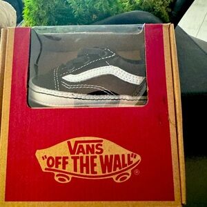 Vans Classic crib shoes. Brand New/in box. 3
